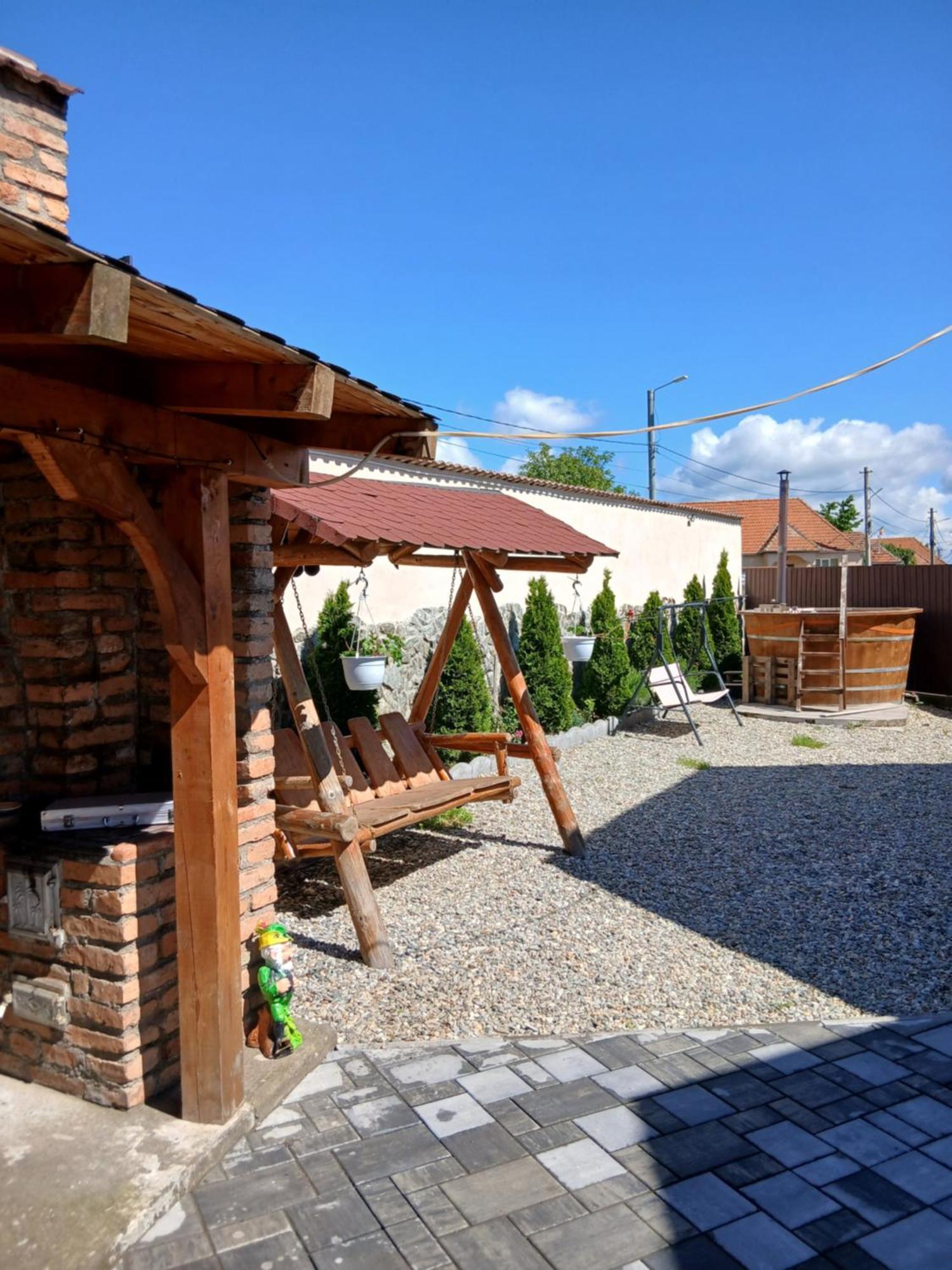 Cîrţişoara Casa Loredana מראה חיצוני תמונה